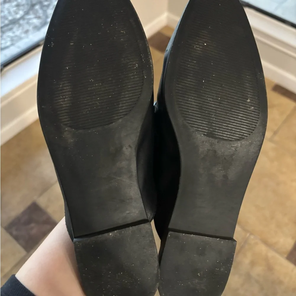 Steve Madden Black Loafers with Matte black Chain - Picture 4 of 4